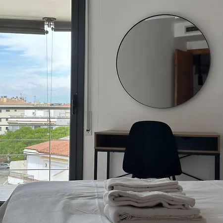 Duplex En Primera Linea De Playa Con Gran Terraza Y Piscina Comunitaria Roses