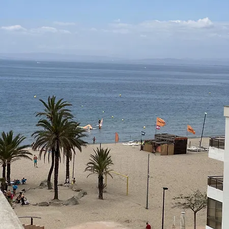 Duplex En Primera Linea De Playa Con Gran Terraza Y Piscina Comunitaria Roses